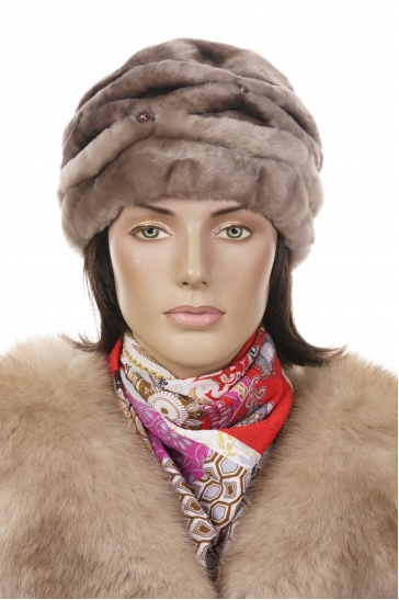 Шапка женская из мутона